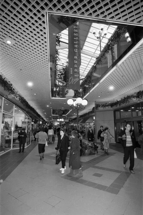 Framed Print : The newly opened Merry Hill Shopping Centre in Brierley Hill. 29th January 1990