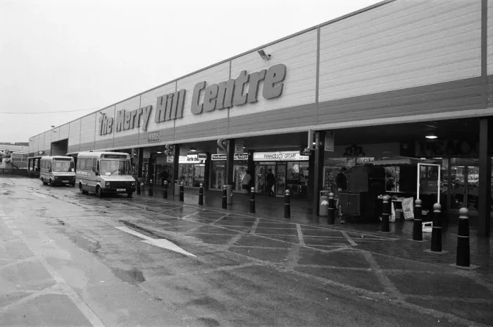 Framed Print : The newly opened Merry Hill Shopping Centre in Brierley Hill. 29th January 1990