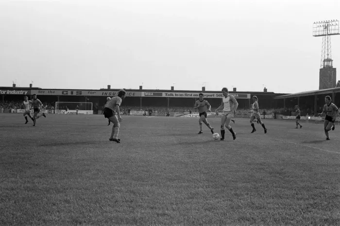 Framed Print : Newport 0-2 Reading, Division Three league match at Rodney Parade Framed Print : Newport 0-2 Reading, Division Three league match at Rodney Parade