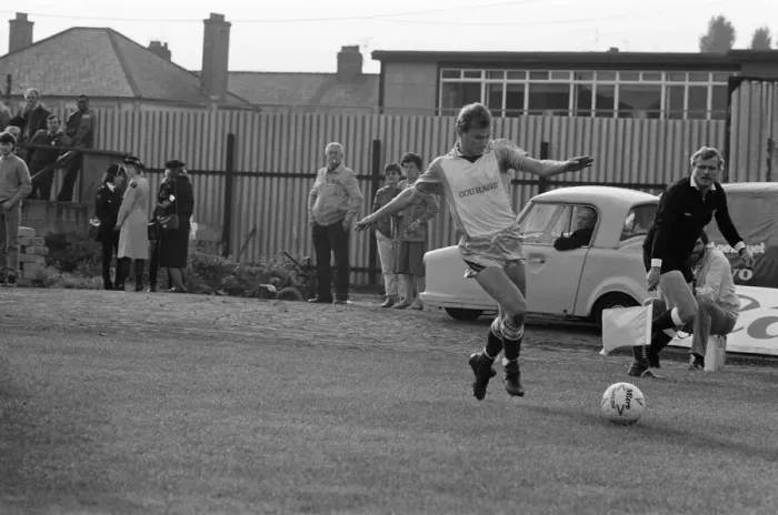 Framed Print : Newport 0-2 Reading, Division Three league match at Rodney Parade Framed Print : Newport 0-2 Reading, Division Three league match at Rodney Parade