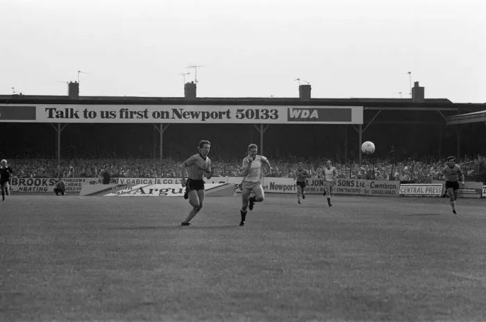 Framed Print : Newport 0-2 Reading, Division Three league match at Rodney Parade