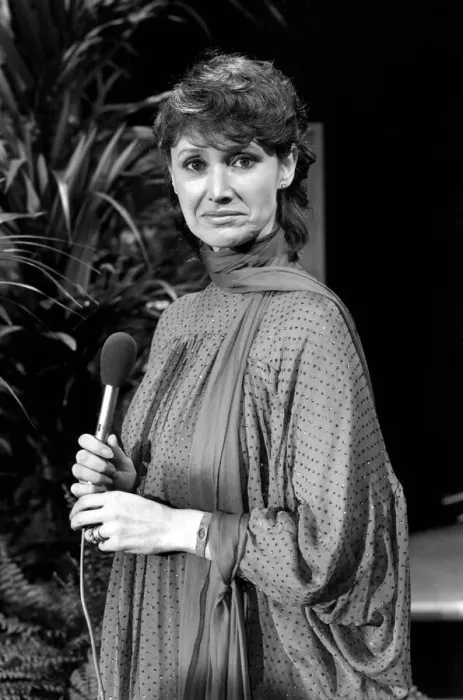 Framed Print : News Reader Jan Leeming appears on the Russel Harty Show Framed Print : News Reader Jan Leeming appears on the Russel Harty Show