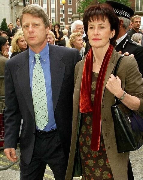 Nick Ross TV Presenter September 1999 arrives with wife for Jill Dando Memorial