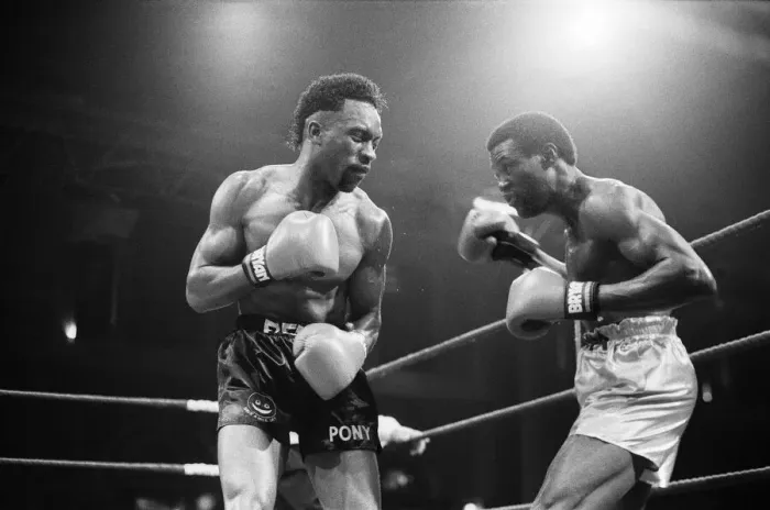 Framed Print : Nigel Benn (Left) vs Abdul Umaru Sanda at Alexandra Pavilion, London Framed Print : Nigel Benn (Left) vs Abdul Umaru Sanda at Alexandra Pavilion, London