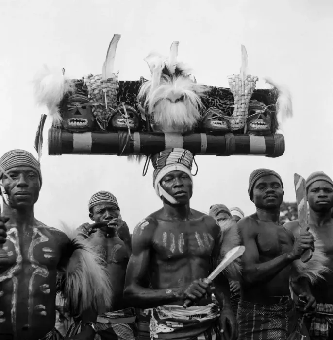 Framed Print : Nigerian warriors and dancers, dance for Queen Elizabeth II Framed Print : Nigerian warriors and dancers, dance for Queen Elizabeth II