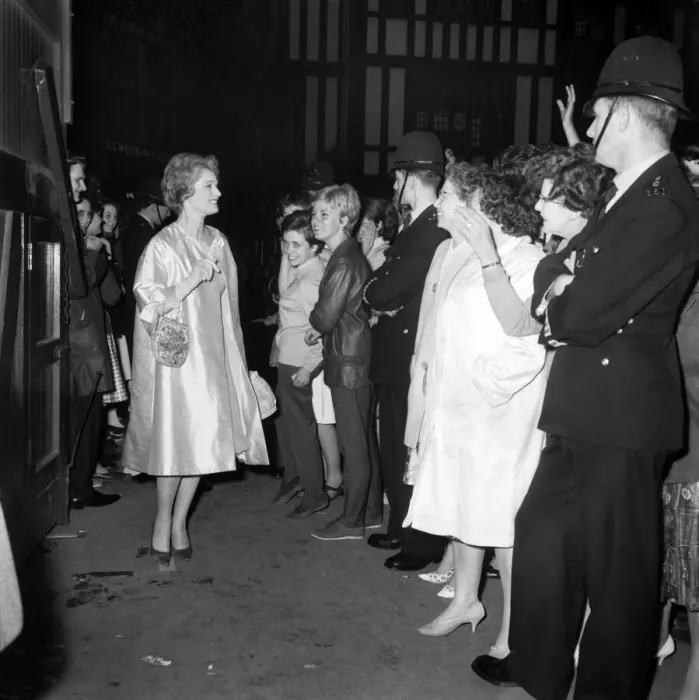 Framed Print : Night of 100 Stars charity event at the Palladium in London Actress Anna Neagle arrives