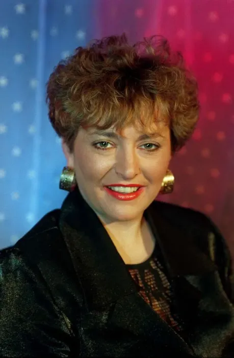 Framed Print : Nina Hilton TV Presenter November 1998 Live Tv presenter A©Mirrorpix Framed Print : Nina Hilton TV Presenter November 1998 Live Tv presenter A©Mirrorpix