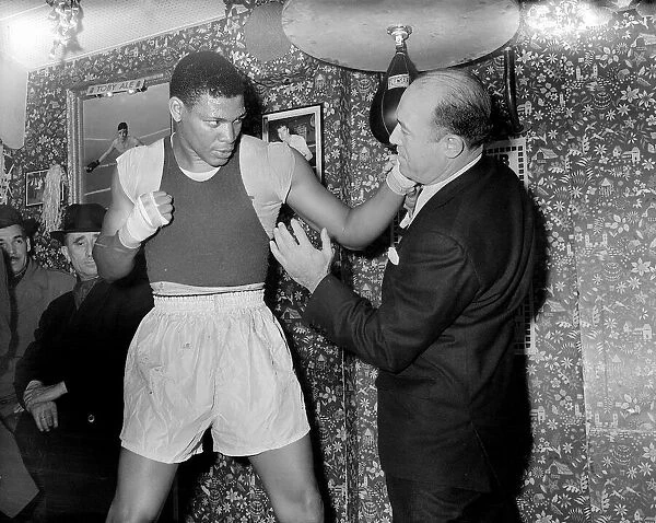 Nino Valdes Boxer - Nov 1956 Training at the Thomas A