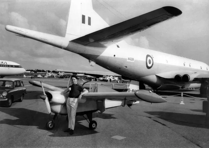 Framed Print : The Nipper a case of the large and the small at Farnborough, Hampshire Framed Print : The Nipper a case of the large and the small at Farnborough, Hampshire
