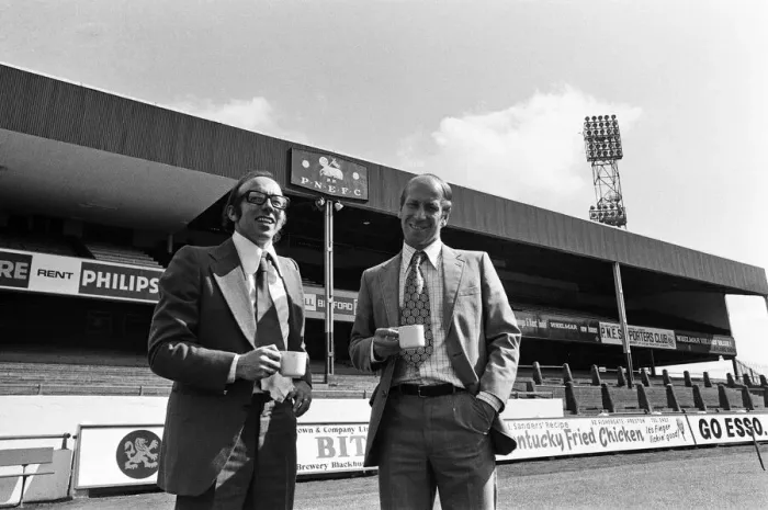 Framed Print : Nobby Stiles signs for Preston North End F. C. he is pictured with manager Bobby Charlton Framed Print : Nobby Stiles signs for Preston North End F. C. he is pictured with manager Bobby Charlton