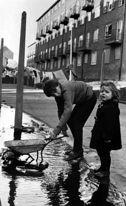 Framed Print : The Noble Street flats Housing Estate in Scotswood, Newcastle