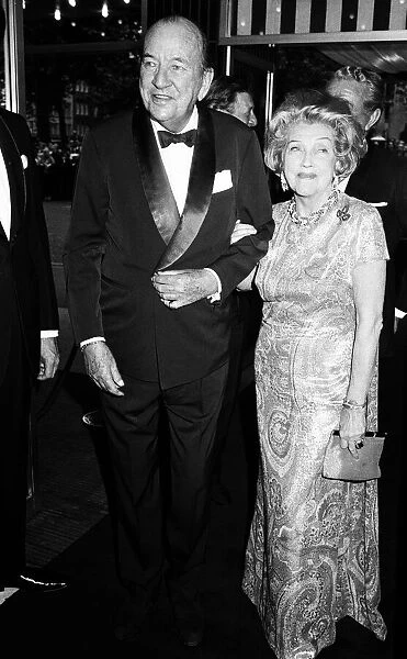 Noel Coward actor arrives at premiere of Young Winston 1972