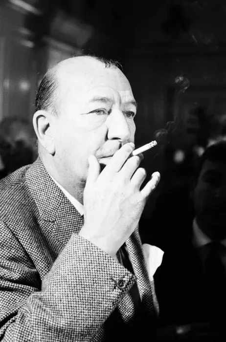 Framed Print : Noel Coward Reception for cast members in Manchester where he celebrates two Framed Print : Noel Coward Reception for cast members in Manchester where he celebrates two