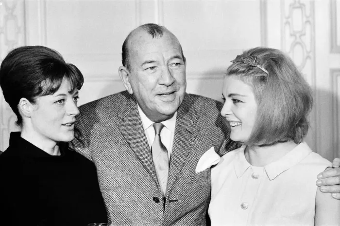 Framed Print : Noel Coward Reception for cast members in Manchester where he celebrates two Framed Print : Noel Coward Reception for cast members in Manchester where he celebrates two