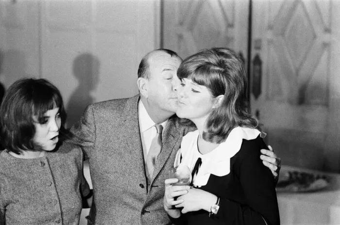 Framed Print : Noel Coward Reception for cast members in Manchester where he celebrates two Framed Print : Noel Coward Reception for cast members in Manchester where he celebrates two