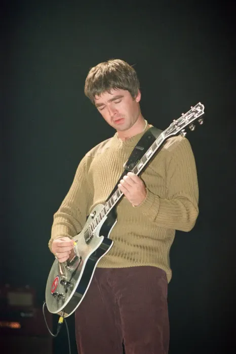 Framed Print : Noel Gallagher of Oasis performing at Newcastle Arena during their Be Here Now Tour Framed Print : Noel Gallagher of Oasis performing at Newcastle Arena during their Be Here Now Tour