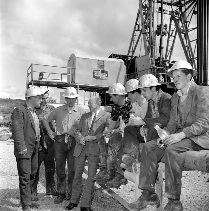 Framed Print : Noel Whitcomb meets the roughnecks'. July 1963 R5486-002 Framed Print : Noel Whitcomb meets the roughnecks'. July 1963 R5486-002