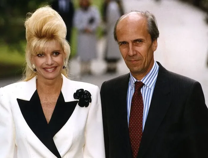 Framed Print : Norman Tebbit MP and Ivana Trump at The Business Traveller Awards at the Savoy Hotel Framed Print : Norman Tebbit MP and Ivana Trump at The Business Traveller Awards at the Savoy Hotel
