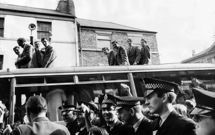 Framed Print : North Shields footballers victory parade while on their way to a civic reception Framed Print : North Shields footballers victory parade while on their way to a civic reception
