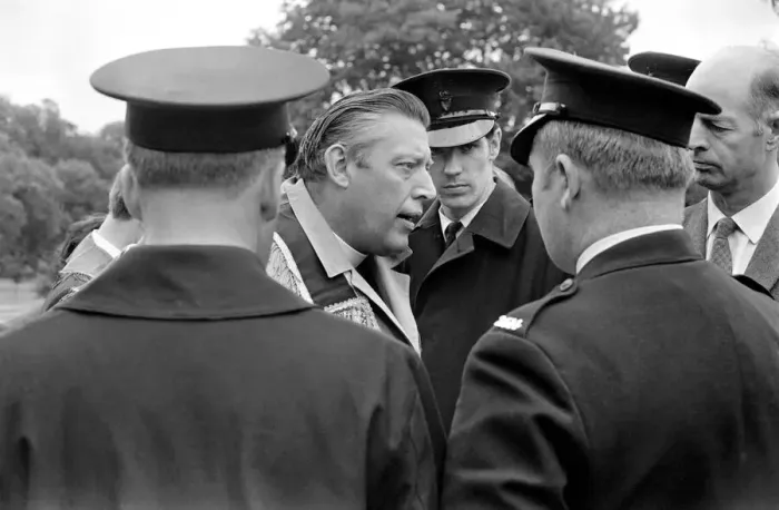 Framed Print : Northern Ireland August 1971. Ian Paisley and supporters march on Stormont Framed Print : Northern Ireland August 1971. Ian Paisley and supporters march on Stormont