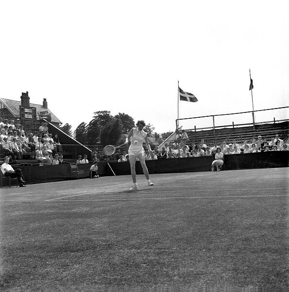 Northern Lawn Tennis Championships Darlene Hard is the 12th American in succession