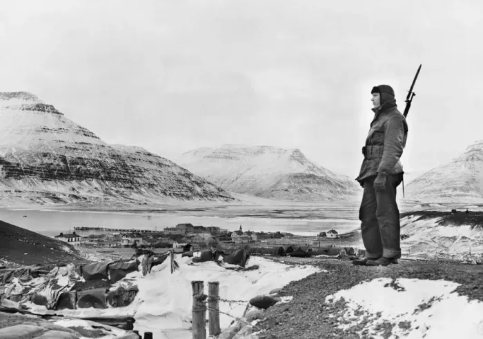Framed Print : Norwegian soldier on guard at a station in Iceland. 31st May 1943 Framed Print : Norwegian soldier on guard at a station in Iceland. 31st May 1943