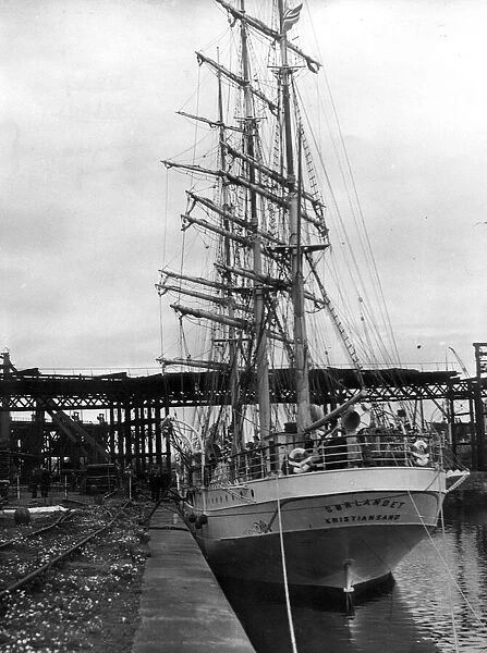 The Norwegian training sailing ship Sorlandet arriving on the River Wear, Hendon Dock