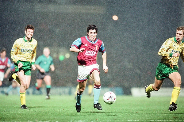 Norwich 1-0 Aston Villa, League match at Carrow Road, Wednesday 24th March 1993