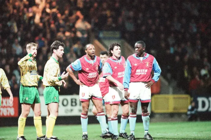 Framed Print : Norwich 1-0 Aston Villa, League match at Carrow Road, Wednesday 24th March 1993