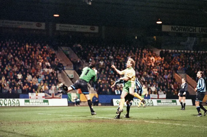Framed Print : Norwich City 0 v Inter Milan 1 UEFA Cup Round 16 first leg at Bramall Lane Framed Print : Norwich City 0 v Inter Milan 1 UEFA Cup Round 16 first leg at Bramall Lane