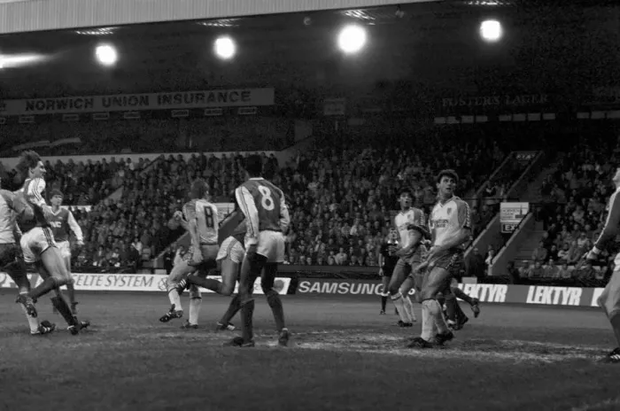 Framed Print : Norwich City 1 v. Arsenal 1. Division One Football. December 1986 LF21-17-035 Framed Print : Norwich City 1 v. Arsenal 1. Division One Football. December 1986 LF21-17-035