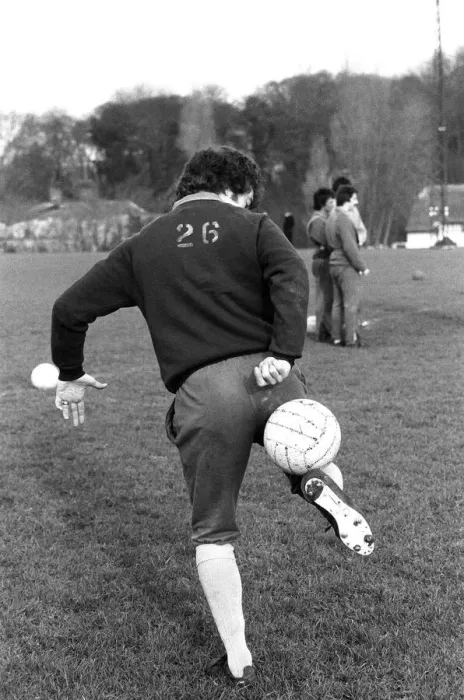 Framed Print : Norwich City striker Ted MacDougall in training, 13th January 1975 Framed Print : Norwich City striker Ted MacDougall in training, 13th January 1975