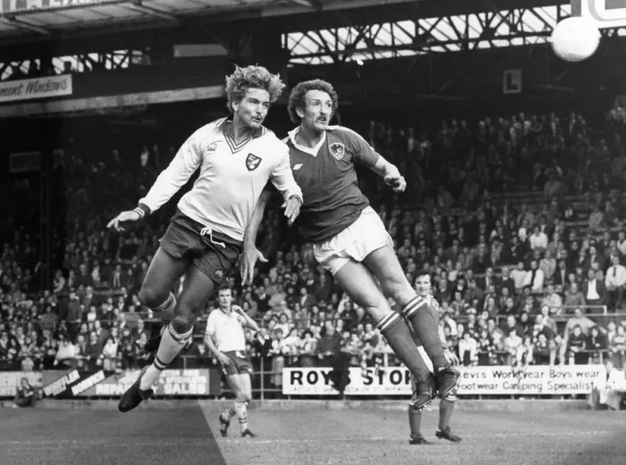 Framed Print : Norwich City v Bristol City league match at Carrow Road September 1977 Framed Print : Norwich City v Bristol City league match at Carrow Road September 1977