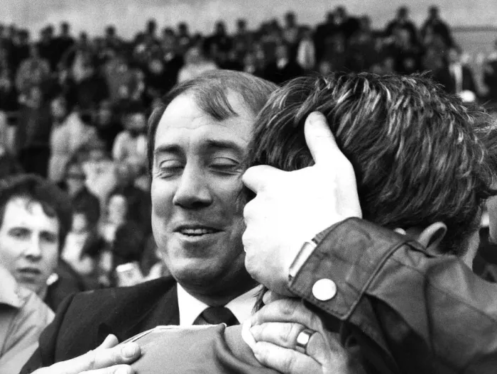 Framed Print : Norwich City v Everton. Division 1 Champions 1987 Everton manager Howard Framed Print : Norwich City v Everton. Division 1 Champions 1987 Everton manager Howard