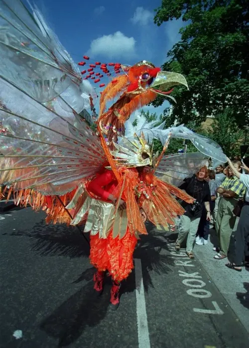 Framed Print : The Notting Hill Carnival Aug 1999 Dancers in the streets of Notting Hill wearing Framed Print : The Notting Hill Carnival Aug 1999 Dancers in the streets of Notting Hill wearing