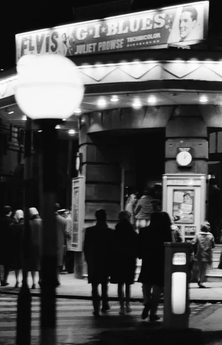 Framed Print : Nottingham City Centre, Saturday Night Sunday Morning Feature 11th - 12th February 1961