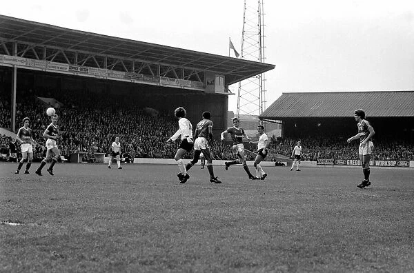 Nottingham Forest 0 v. Liverpool 0. Division Two Football. April 1981 MF02-16-014