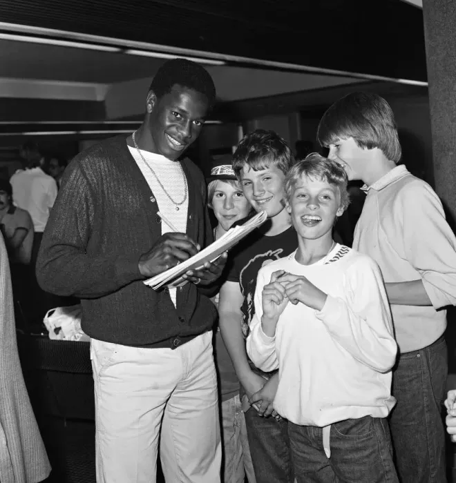 Framed Print : Nottingham Forest Football Team at London Heathrow Airport, 19th August 1981 Framed Print : Nottingham Forest Football Team at London Heathrow Airport, 19th August 1981