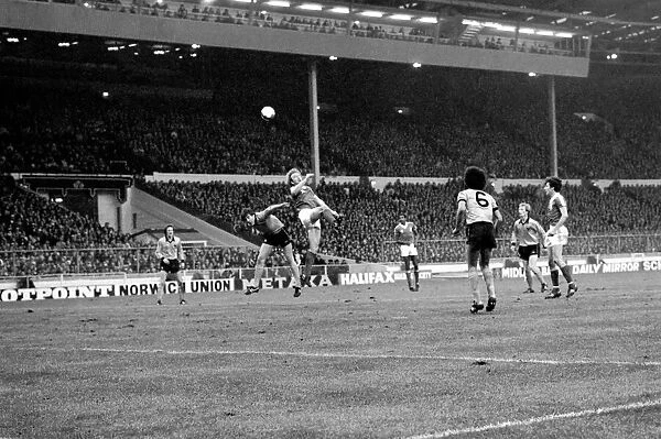 Nottingham Forest v. Wolverhampton Wanderers. (League Cup Final). March 1980 LF02-06-011