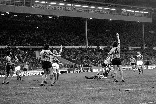 Nottingham Forest v. Wolverhampton Wanderers. (League Cup Final). March 1980 LF02-06-018