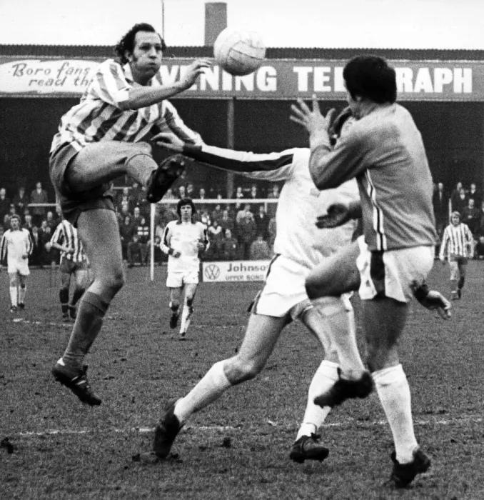 Framed Print : Nuneaton Borough v Yeovil Town. 21st February 1976. Tony Jacques is back at Borough Framed Print : Nuneaton Borough v Yeovil Town. 21st February 1976. Tony Jacques is back at Borough