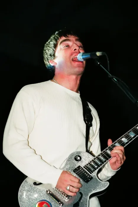 Framed Print : Oasis performing at the Metroradio Arena, Newcastle upon Tyne, United Kingdom Framed Print : Oasis performing at the Metroradio Arena, Newcastle upon Tyne, United Kingdom