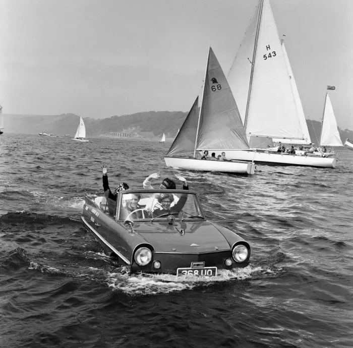 Framed Print : The Observer Trophy Single-handed Trans Atlantic Race. Yachtsmen leaving from Plymouth