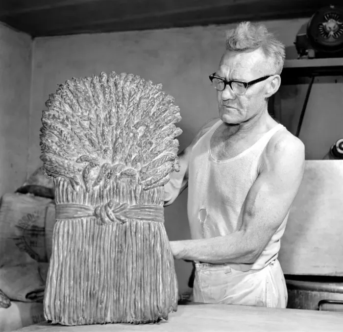 Framed Print : Occupation: Baker: Master baker John Nixey seen here creating sculptures out of bread in