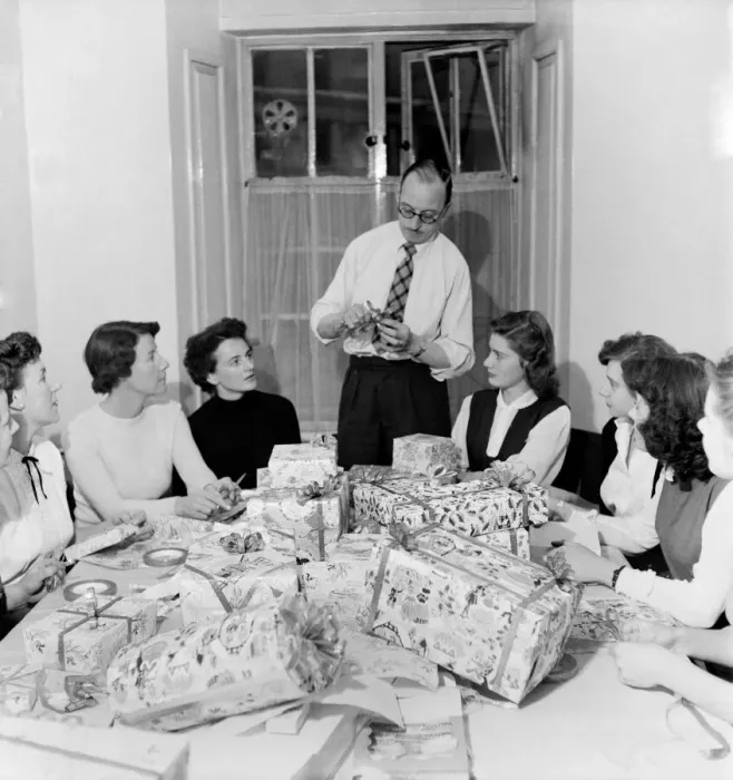 Framed Print : Occupations: Shop Assistants. Shop assistants seen here learning how to wrap Christmas Framed Print : Occupations: Shop Assistants. Shop assistants seen here learning how to wrap Christmas