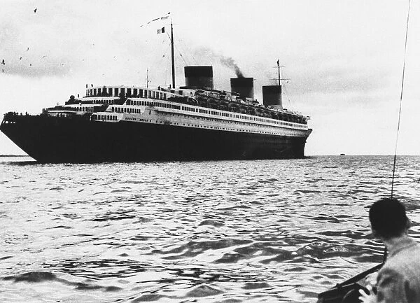 Ocean Liner The Normandie starting off on a Trans-Atlantic voyage