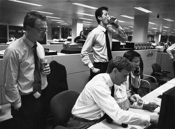 Office scenes: City businessmen. June 1987 P006537