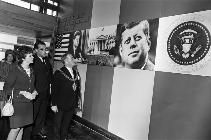 Framed Print : The official opening ceremony at President Kennedy School in Rookery Lane, Holbrooks