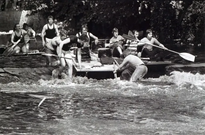 Framed Print : The Ogwr Tiki Raft Race, River Ogmore, Bridgend, South Wales, in May 1980 Framed Print : The Ogwr Tiki Raft Race, River Ogmore, Bridgend, South Wales, in May 1980