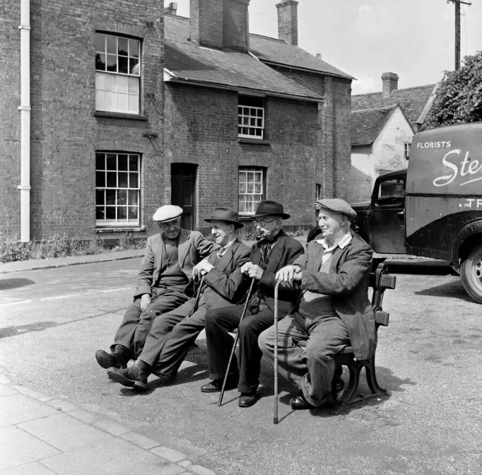 Framed Print : Old Age Pensioners in Tring, Hertfordshire. 4th July 1955 Framed Print : Old Age Pensioners in Tring, Hertfordshire. 4th July 1955
